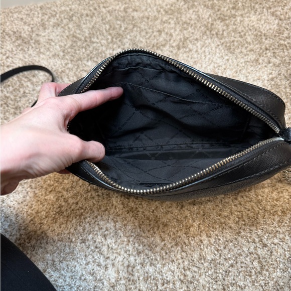 Michael Kors cross body purse - Picture 6 of 10